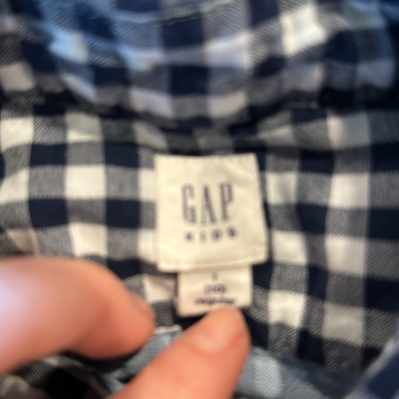 Gap navy blue and white check button down shirt size Large (10) - Picture 2 of 3